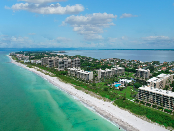 Luxurious Beachfront Condo in Longboat Key Florida - Stunning Gulf Views